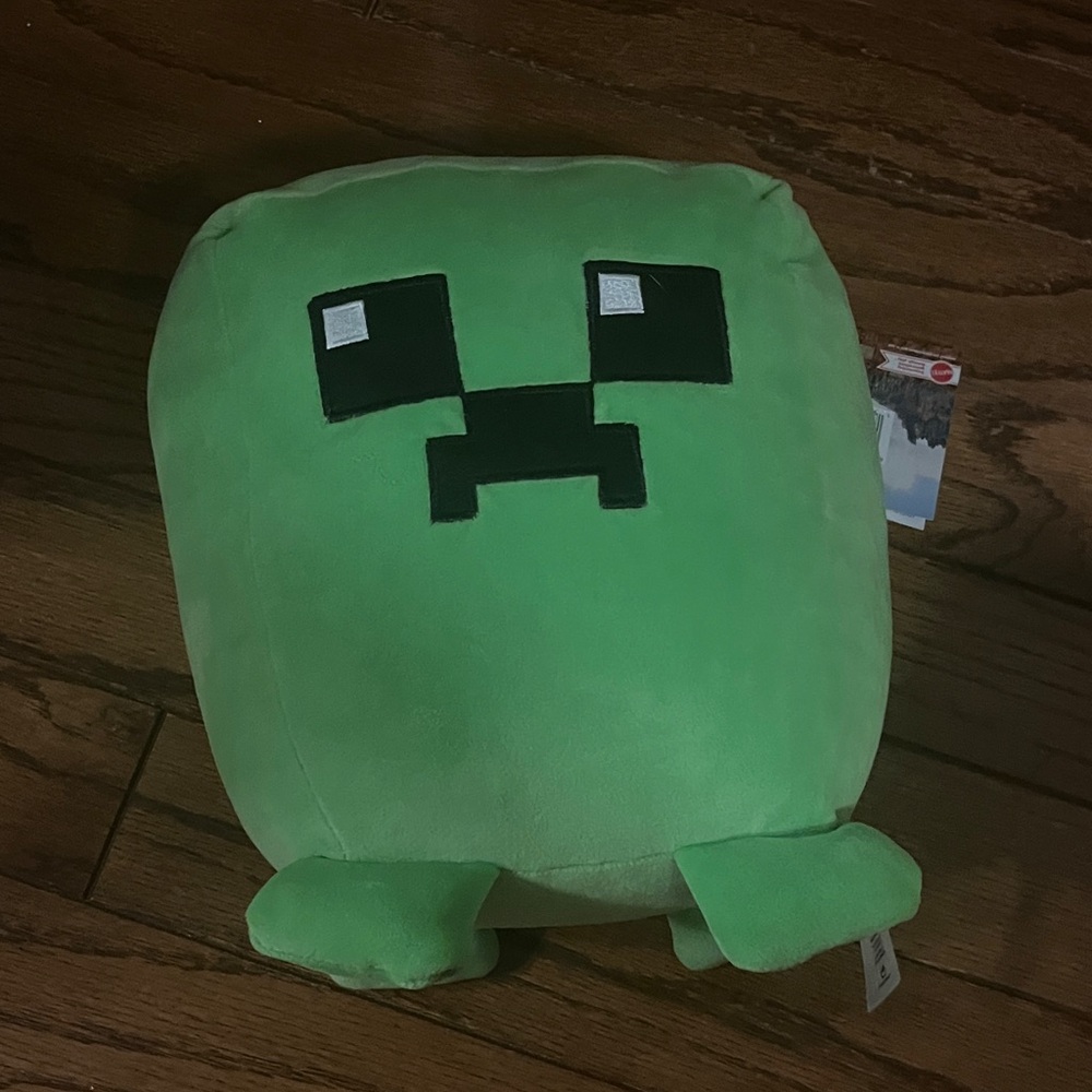 Minecraft creeper Plush NWT